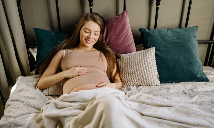 Mẹ bầu nên ngủ đủ giấc để đảm bảo sức khỏe trong thời kỳ mang thai